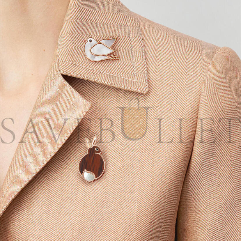 V*n Cl**f arpels lucky animals rabbit clip - rose gold, mother-of-pearl, obsidian, onyx vcarp7un00